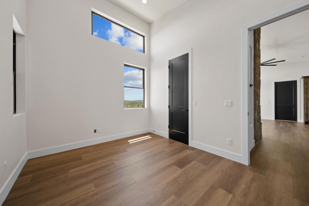 Brand New Luxury Build on 7.4 Acres - photo 18