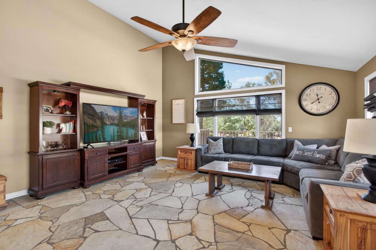 Private Sanctuary in La Cresta Equestrian Community - photo 14