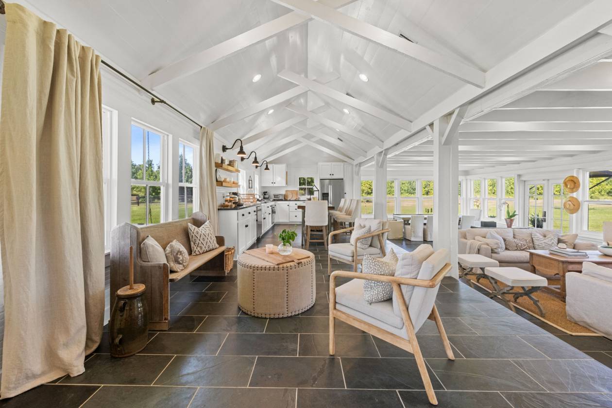 Lovely, turn key equestrian property with 2 arenas - photo 5