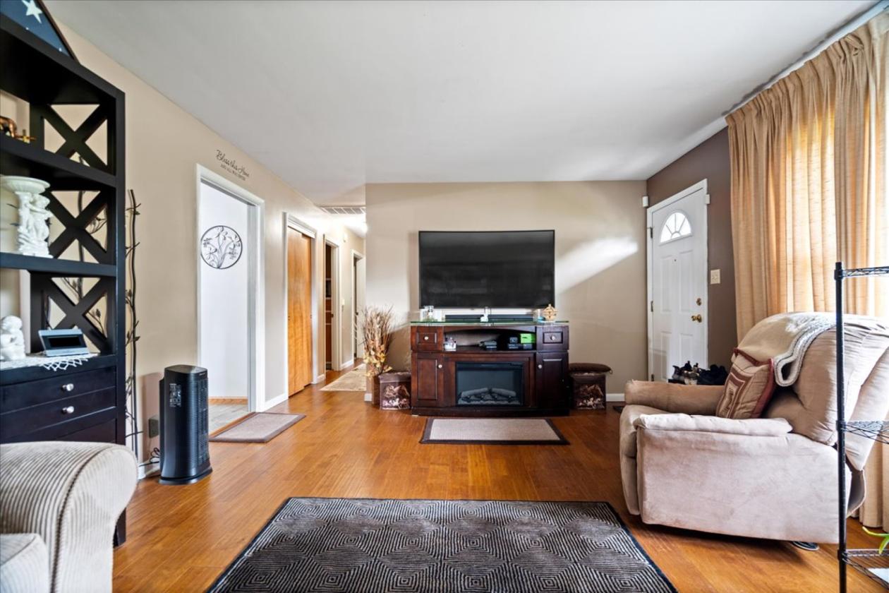 Nearly 12 acre horse farm! - photo 12
