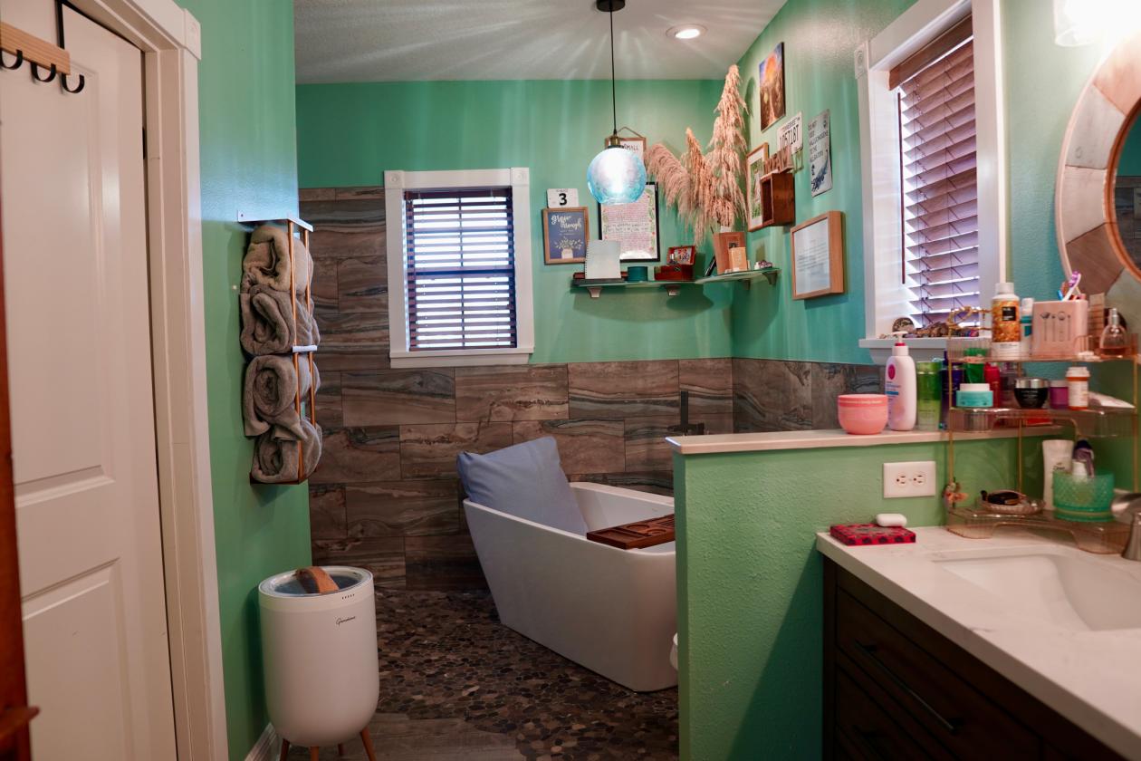 A picture-perfect equestrian estate - photo 17