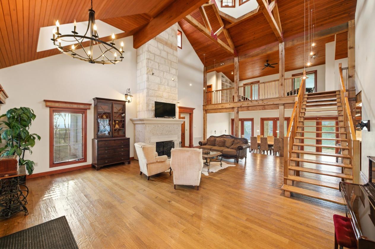 Luxury Equestrian Living on 29+ Acres with Views - photo 2
