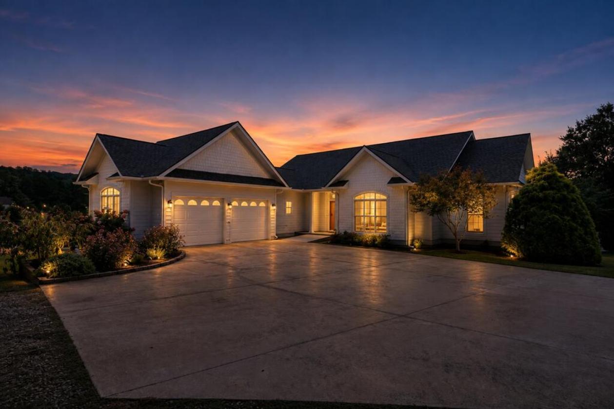 Mountain Equestrian Estate on 7.84 Acres - photo 2