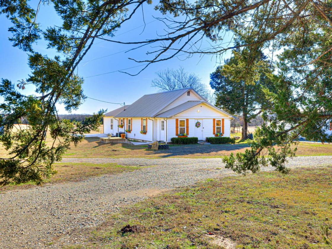 Pristine 20 Acre Ranch w/ Covered Arena | Avery, Oklahoma | Horse Ranch ...