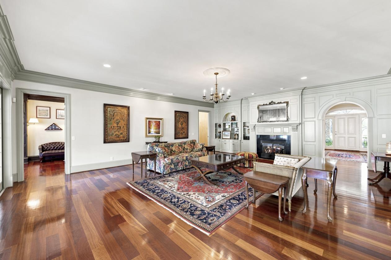 Meticulously Maintained Private Southern Estate - photo 13