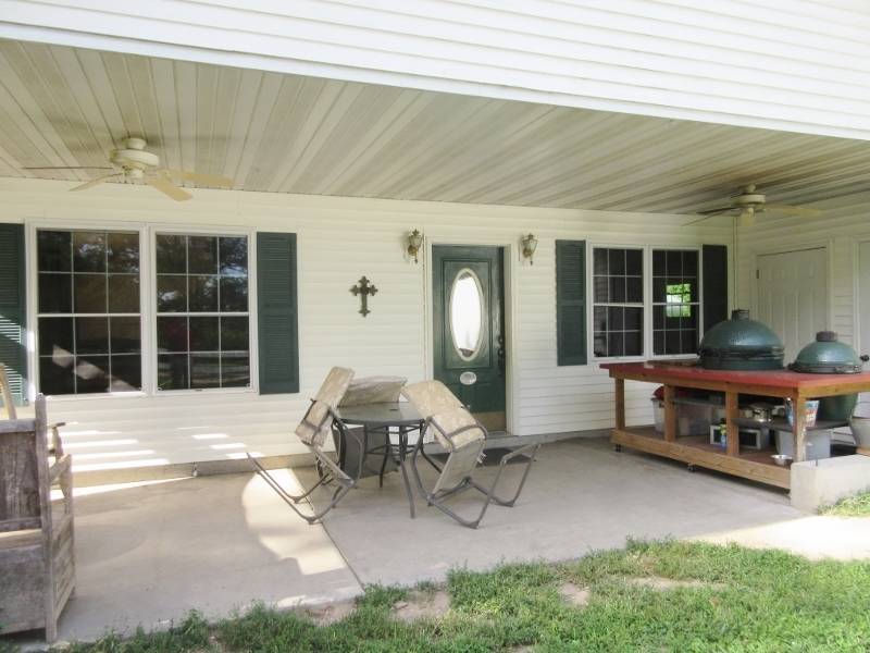 Horse property with Mark Twain National Forest on Two Borders Squires
