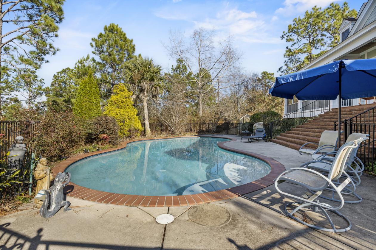 Custom home, pool and equestrian community! - photo 28