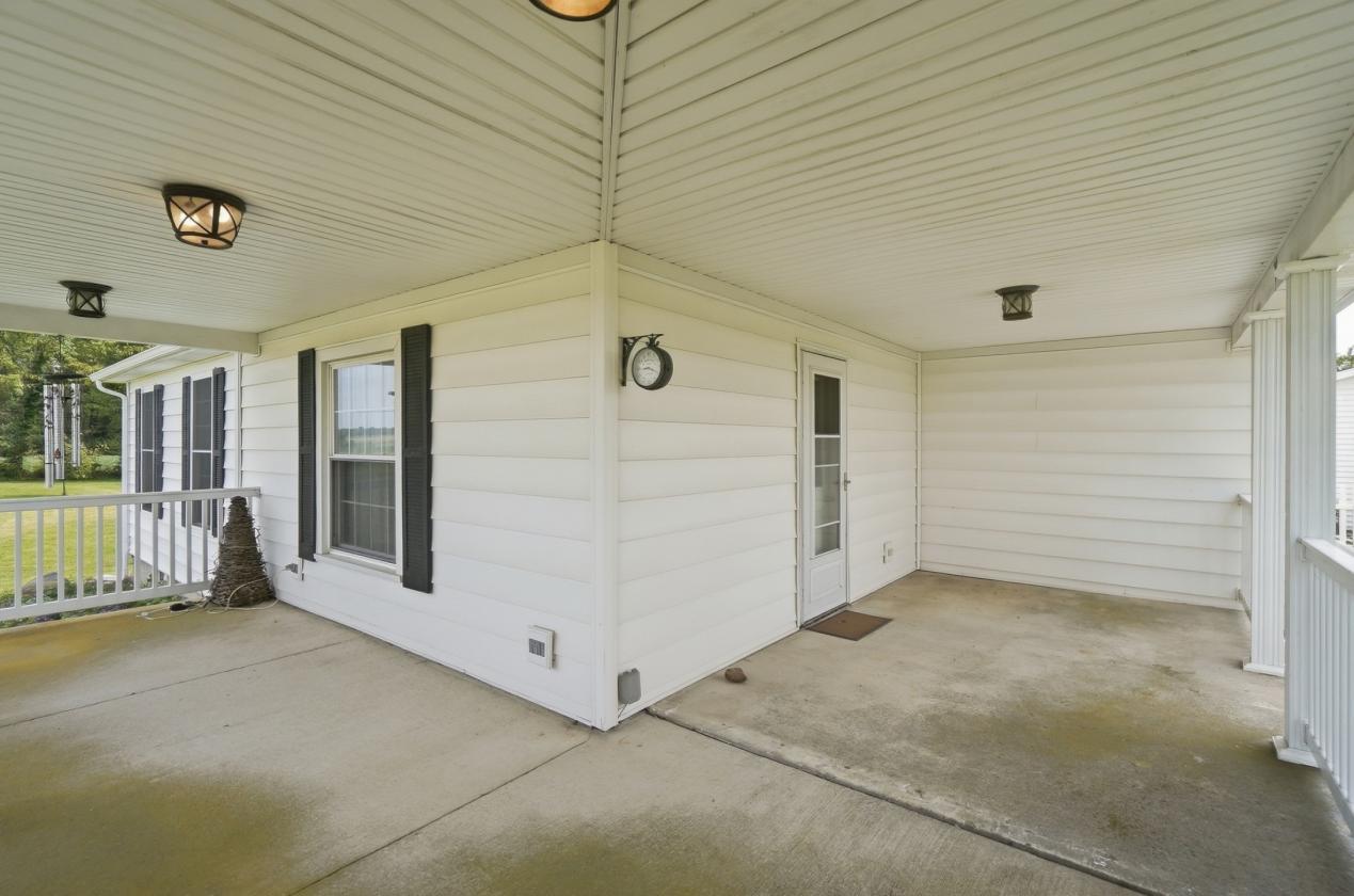 Country Living with Exceptional Equestrian Facilities - photo 4