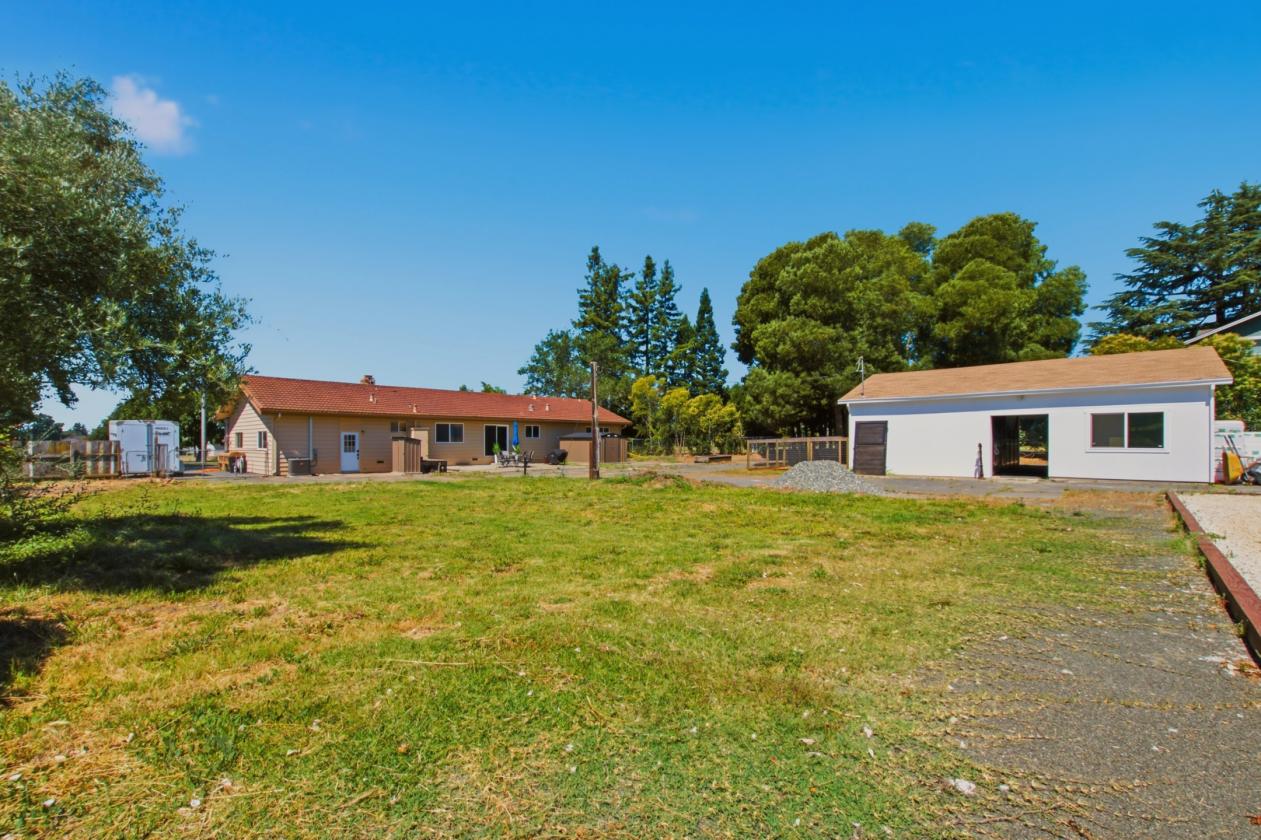 Rare Horse Property with Vineyard Views! - photo 27