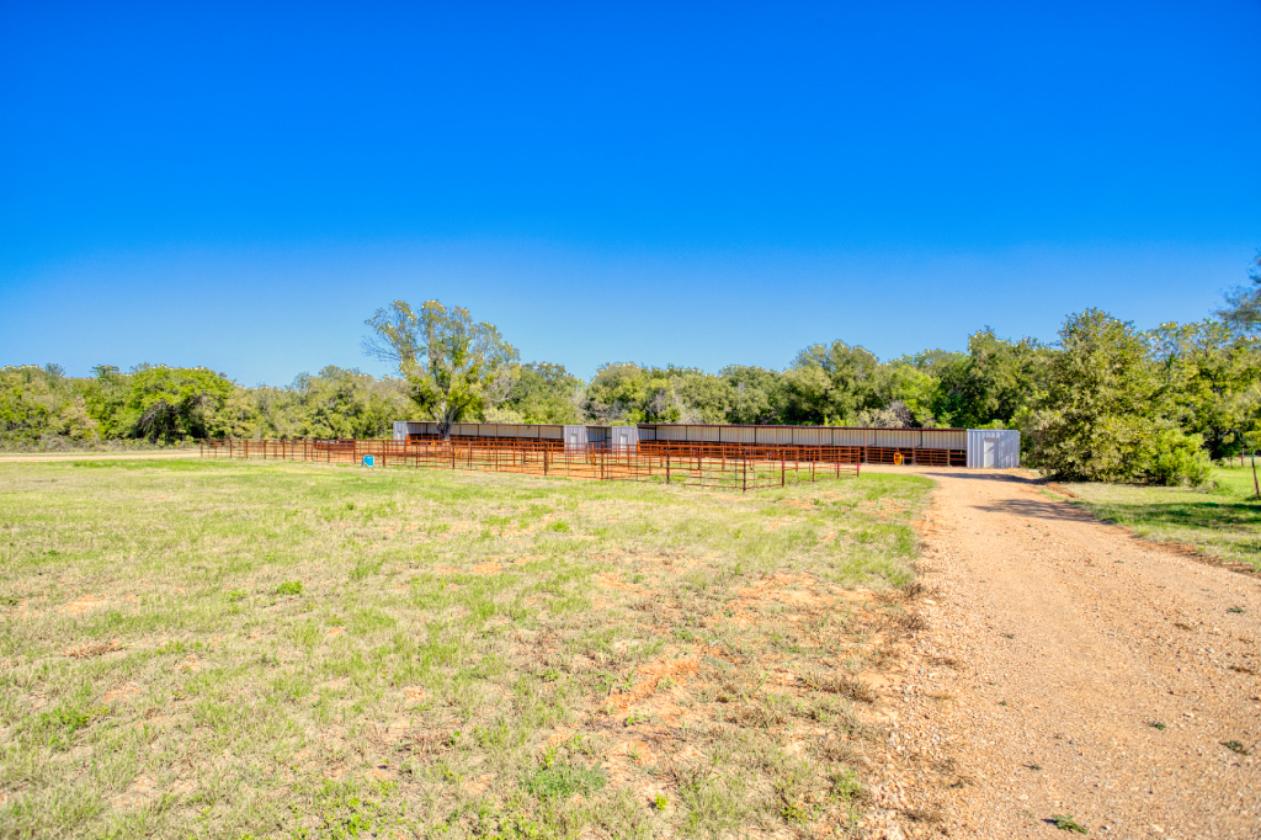 RV Park and Horse Boarding - photo 17