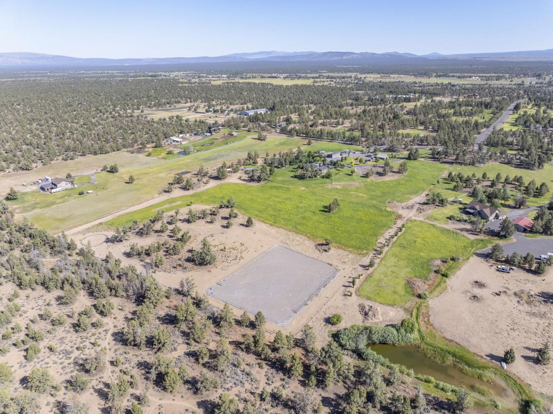 Contemporary NE Bend Horse Property - photo 22