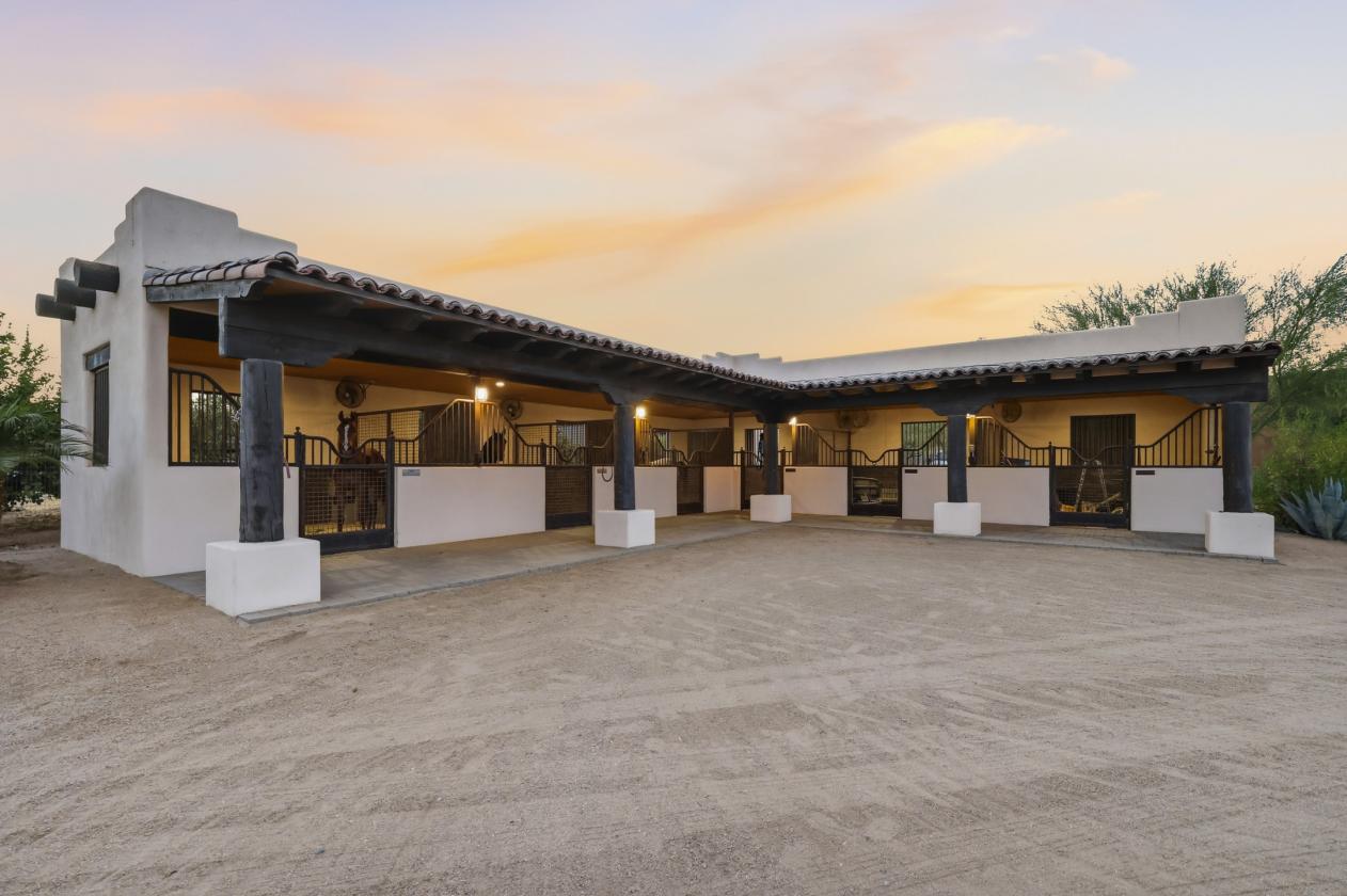 Refined Equestrian Estate - photo 1