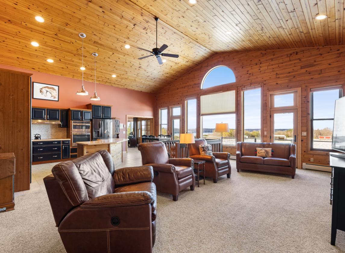 180 ACRE EQUESTRIAN ESTATE WITH PRIVATE LAKE! - photo 22