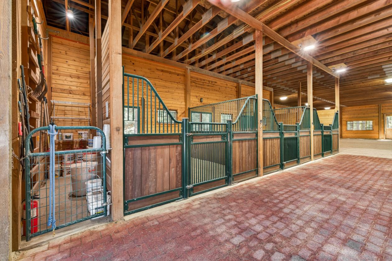 Luxury 25-acre Horse Property - photo 16