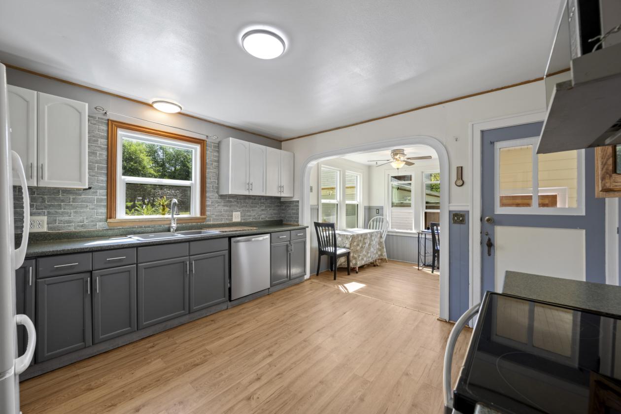 Updated Farmhouse Equestrian Estate - photo 4