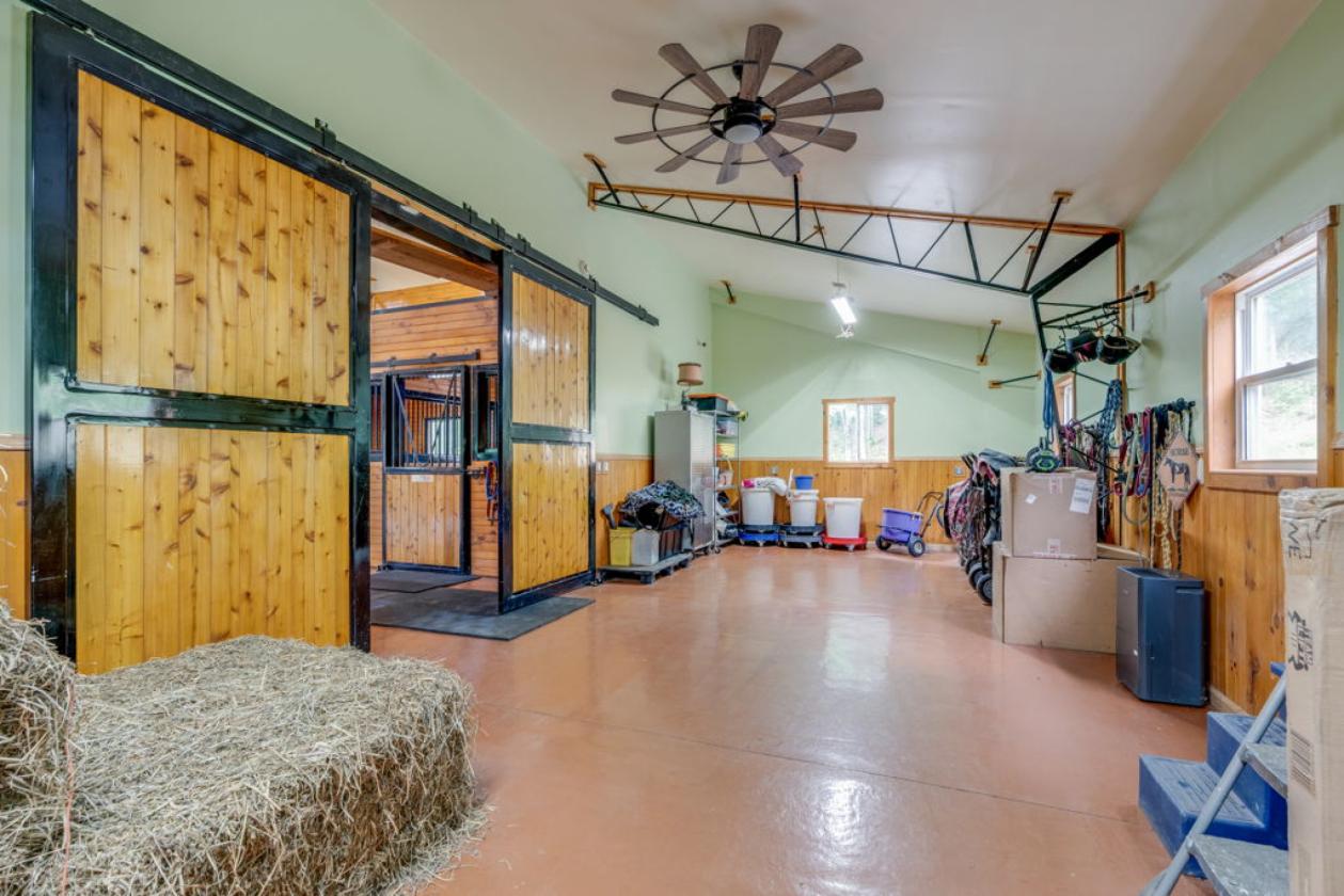 Mountain Home with Horse Barn and 5 Acres - photo 19