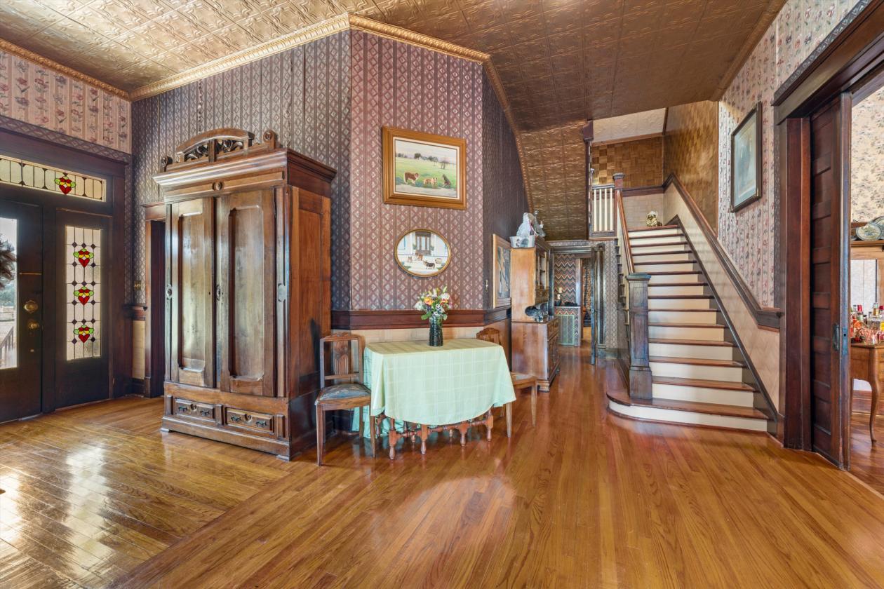 Beautiful 101 Acre Equestrian Facility & Residence - photo 11