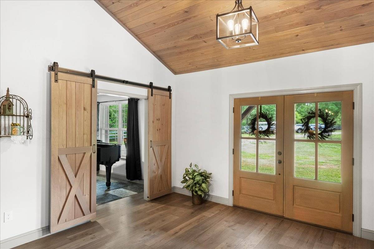Large Stable with newly built barndominium - photo 18
