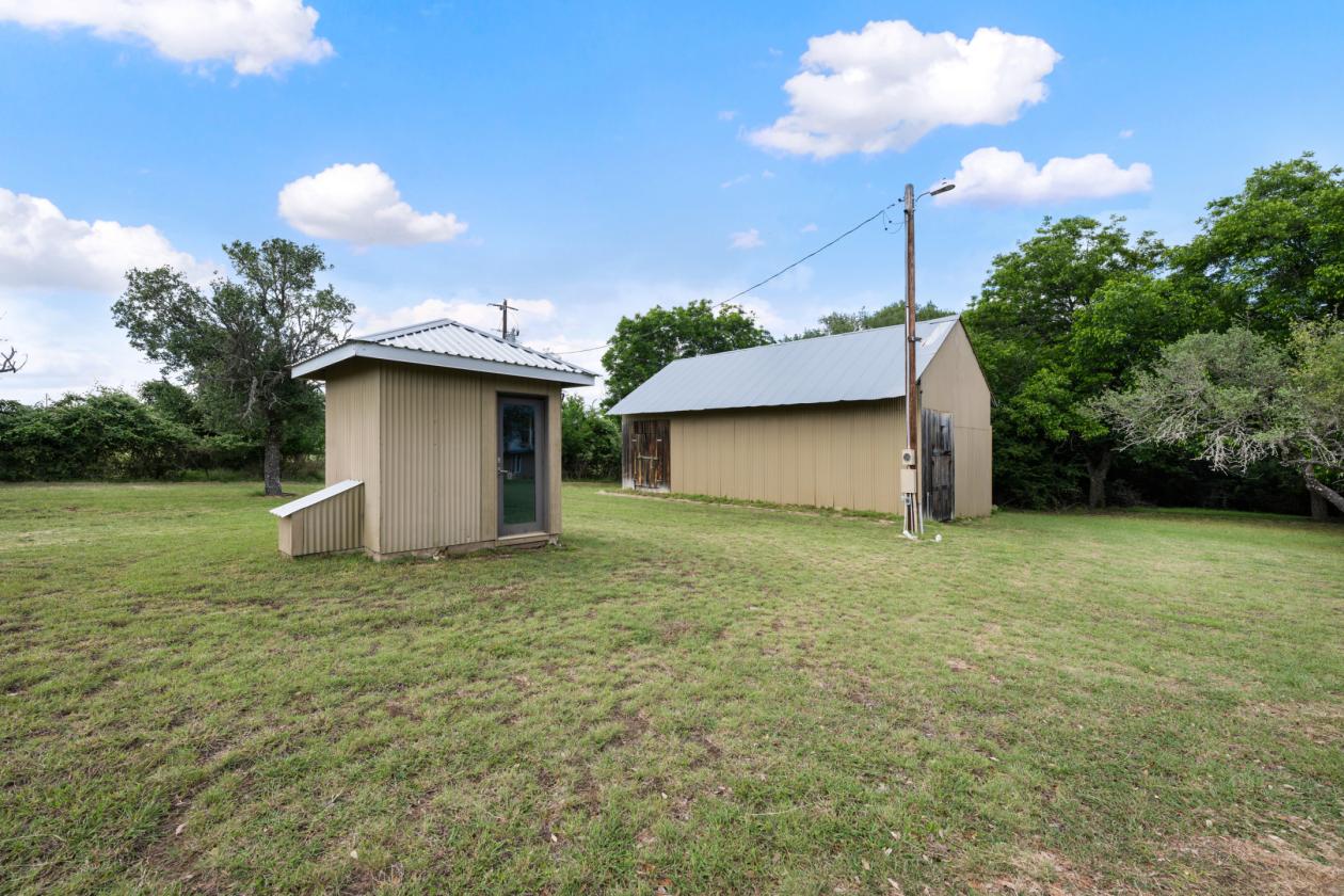6+ Acres with Horse Barn, Stables & RV Hookups - photo 28