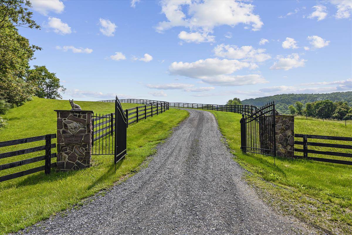 Great Horse Farm In Northern Fauquier County's Wine Region Markham
