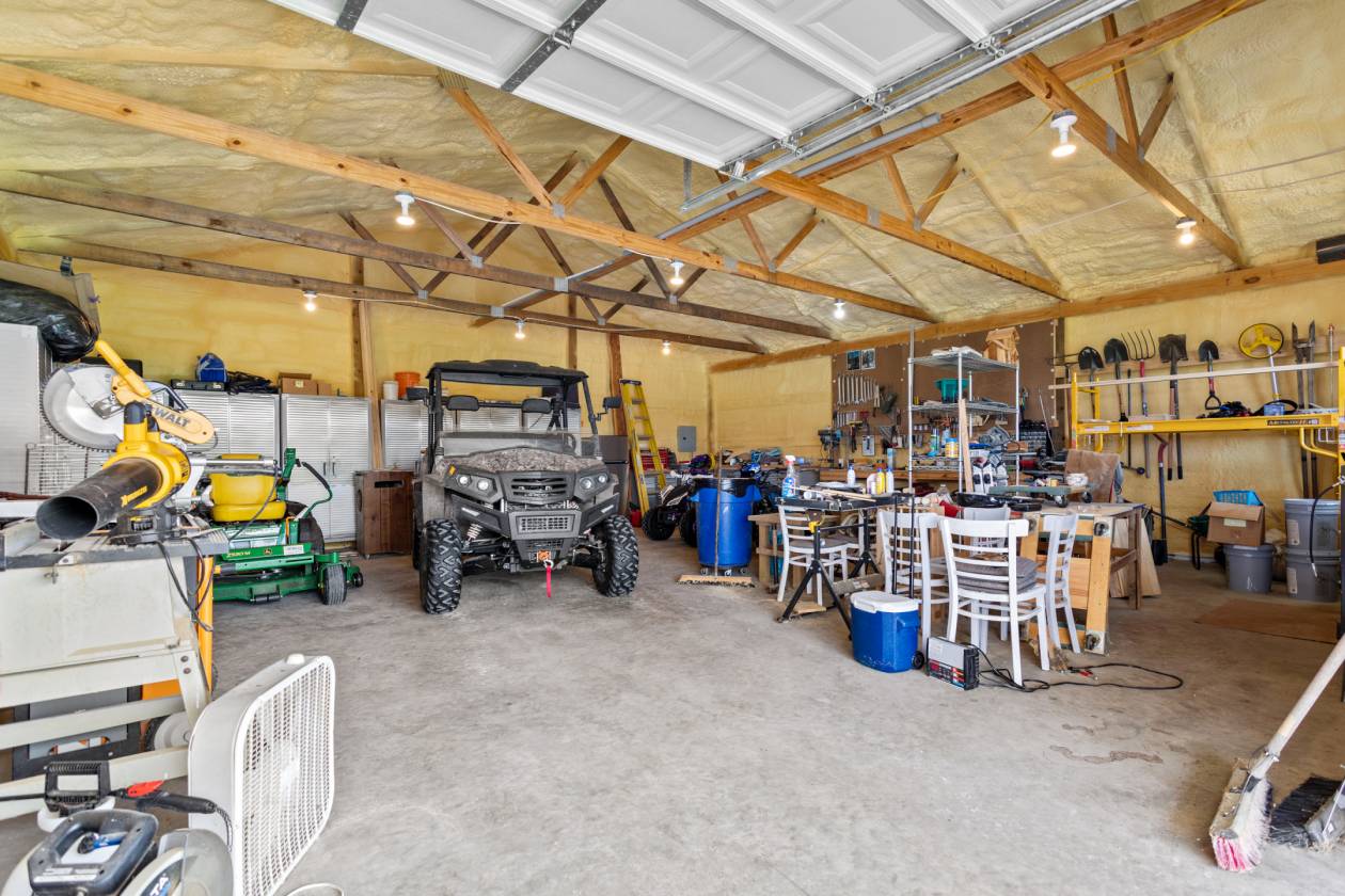 16 Acres Barndo Shop 4-3-3 Garage Detached - photo 29
