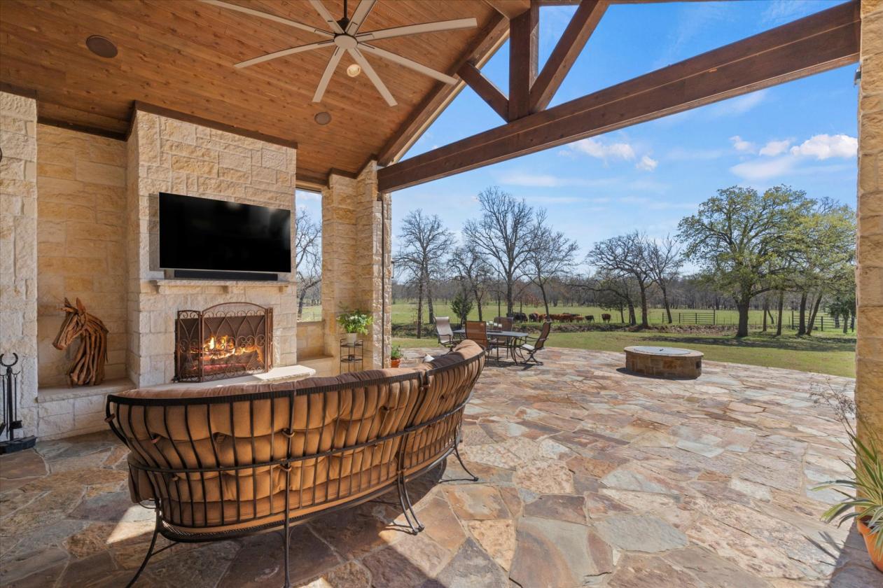 The perfect luxury home with privacy - photo 26