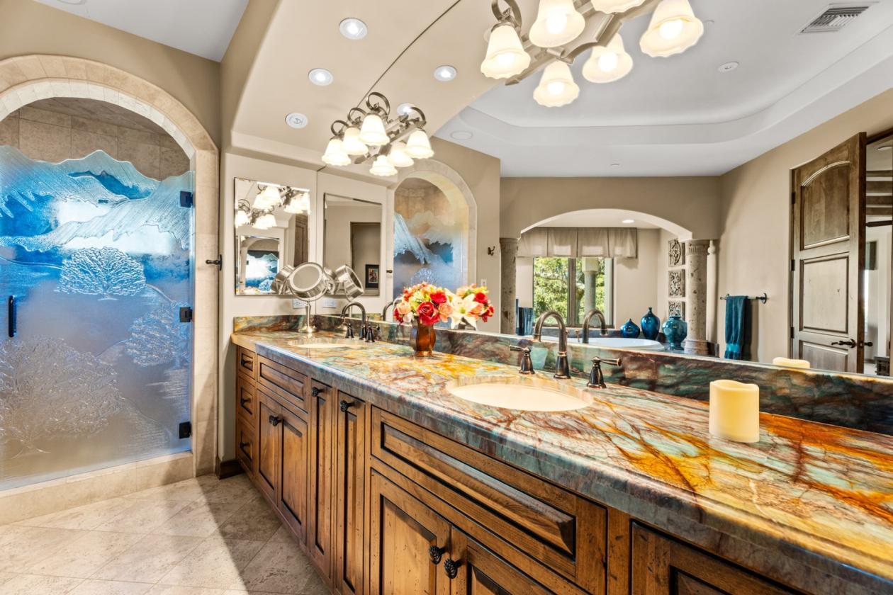 Luxury Equestrian Estate, Resort home, 352 Acres - photo 23