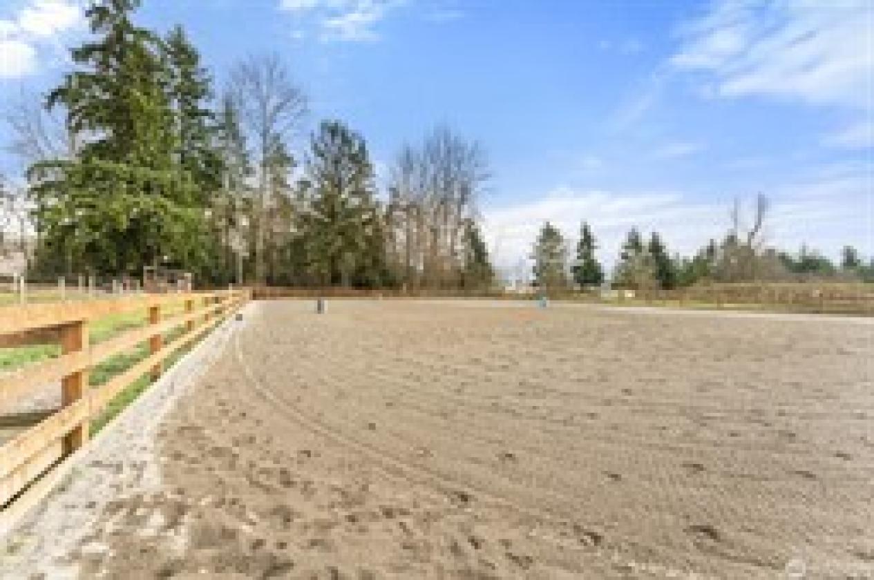 ESTABLISHED 10- ACRE EQUESTRIAN BOARDING OPERATION - photo 22