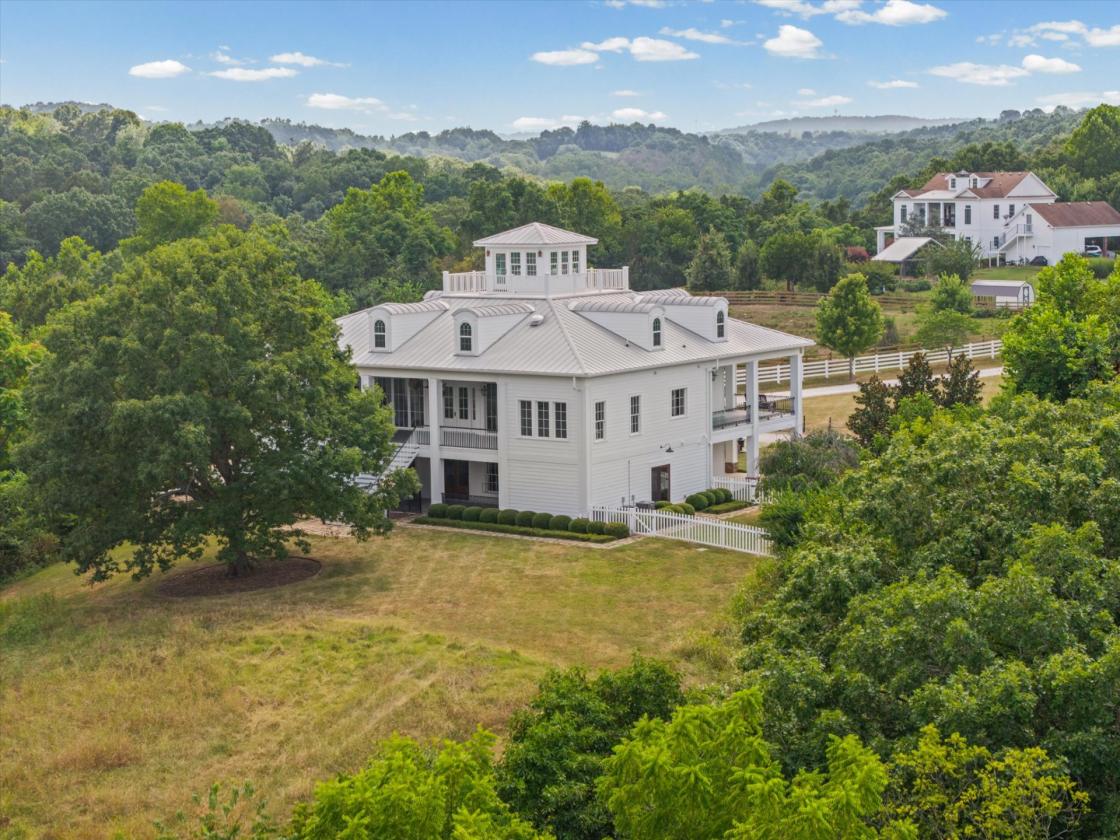 Luxury Lake Front Estate w/ Indoor & Outdoor Arena - photo 29