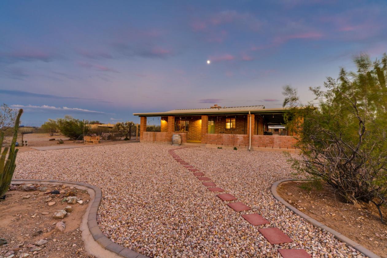 One-Of-A-Kind Tucson Area Ranch - photo 26