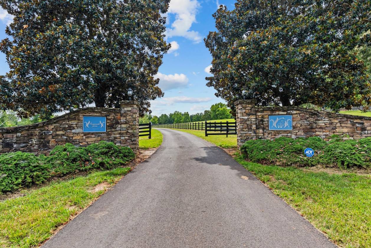 Horse Property for sale.