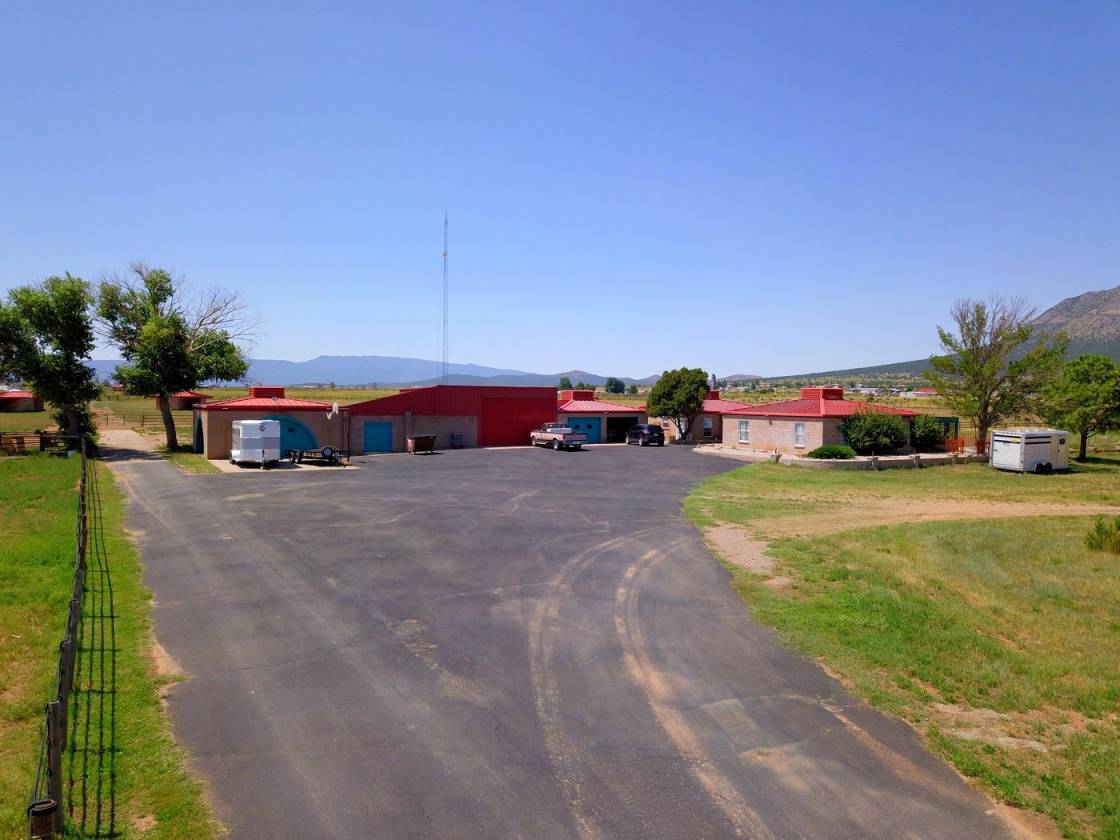Exquisite Equestrian Estate "Hacienda De Caballo" Edgewood, Santa