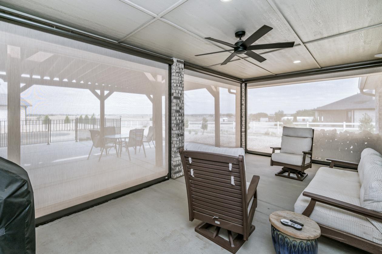 Beautiful Horse Property with a Pool! - photo 14