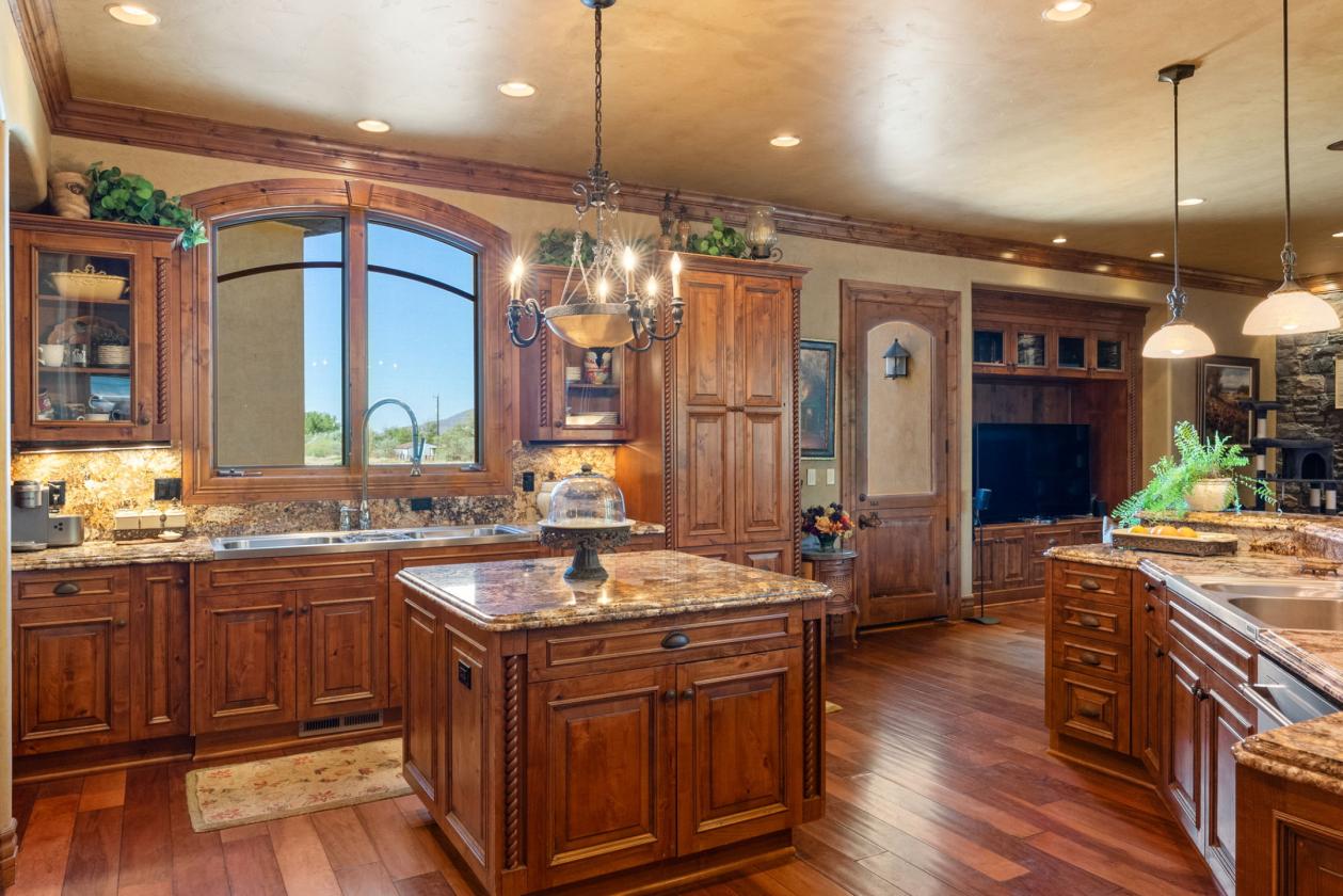 Extraordinary Estate in Pleasant Valley - photo 24