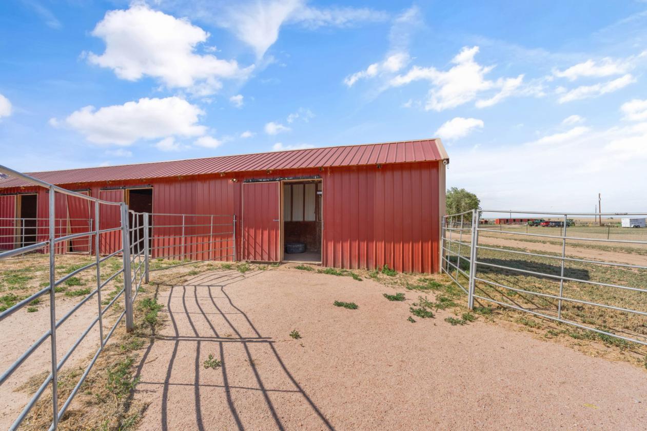 Turn-key equine facility just outside of Fountain! - photo 14