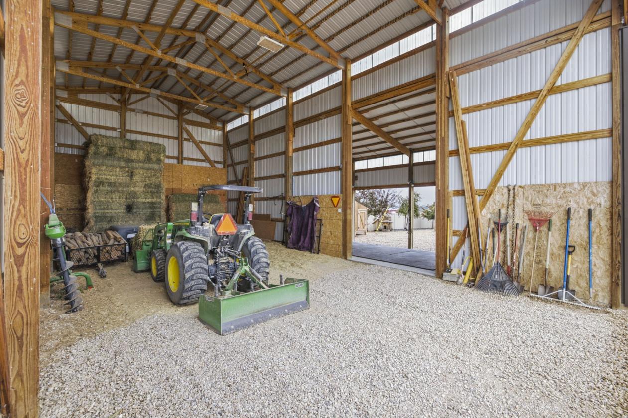EQUESTRIAN ESTATE + LUXURY HOME + RIDE-OUT ACCESS! - photo 24