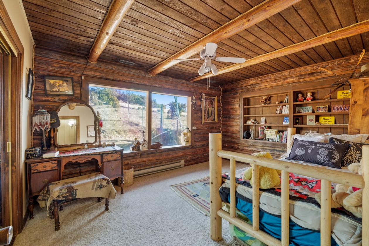 Gorgeous Home,Huge Shop, Perfect Horse Property - photo 20