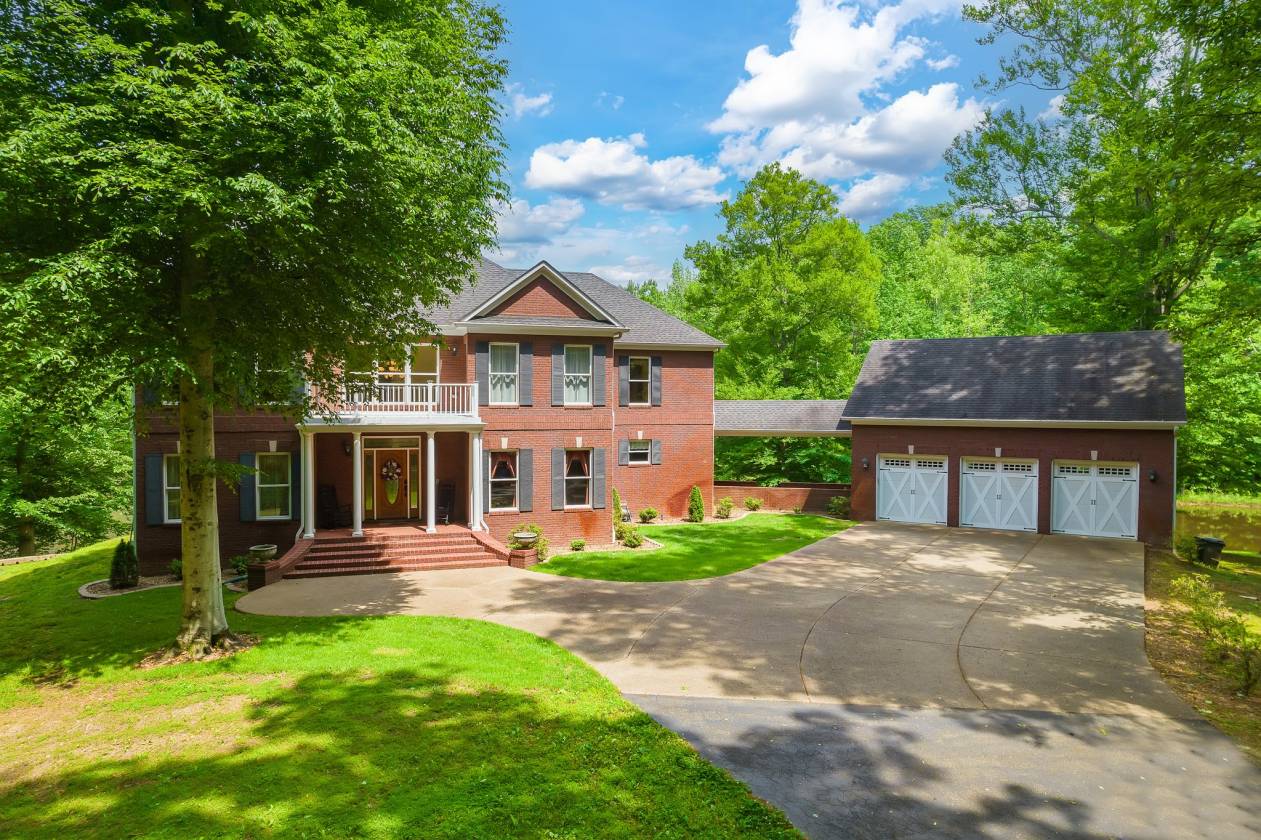 Horse Property for sale.