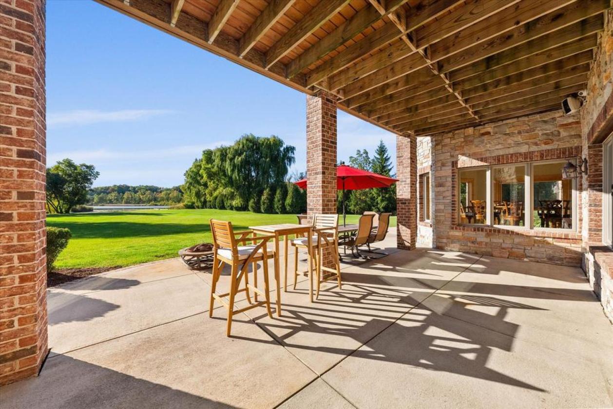 Luxury Horse/Hobby Farm Estate with Gorgeous Views - photo 11