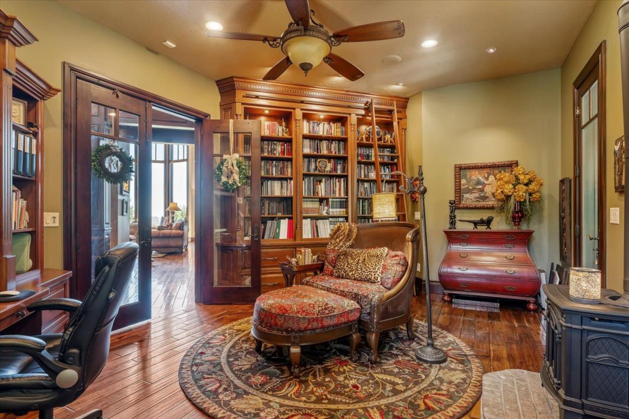 EQUESTRIAN DREAM AND LUXURY LIVING IN ONE - photo 7
