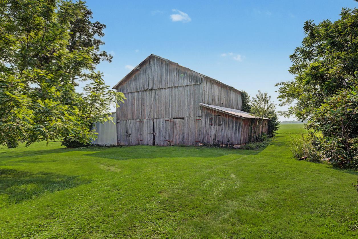 GORGEOUS PROPERTY WITH 12.72 ACRES - photo 12