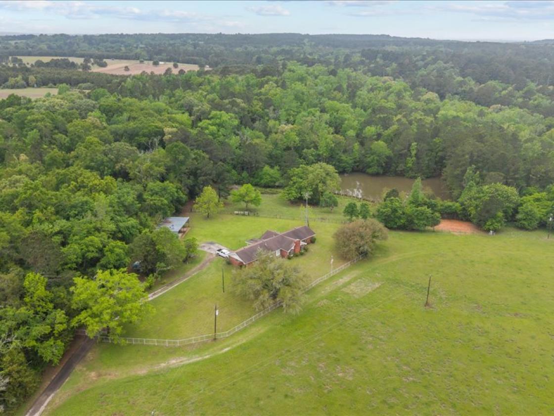Horse property with breathtaking views - photo 28