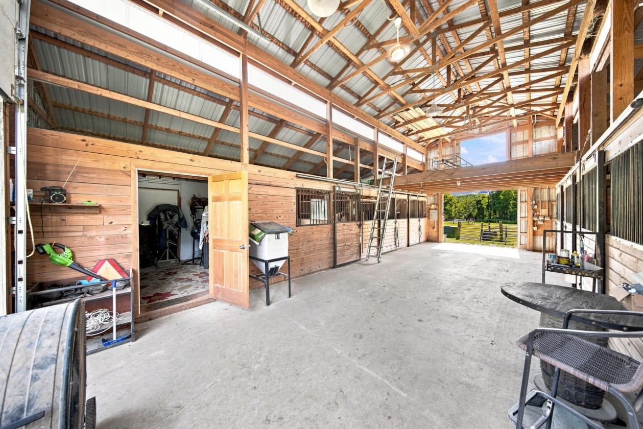 Equestrian Haven: Pool, Barns, Paddocks & More - photo 9