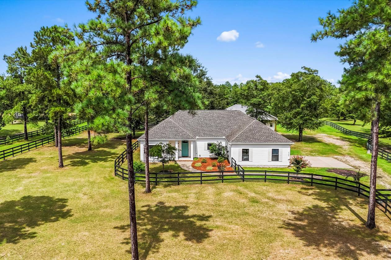 Horse Property for sale.