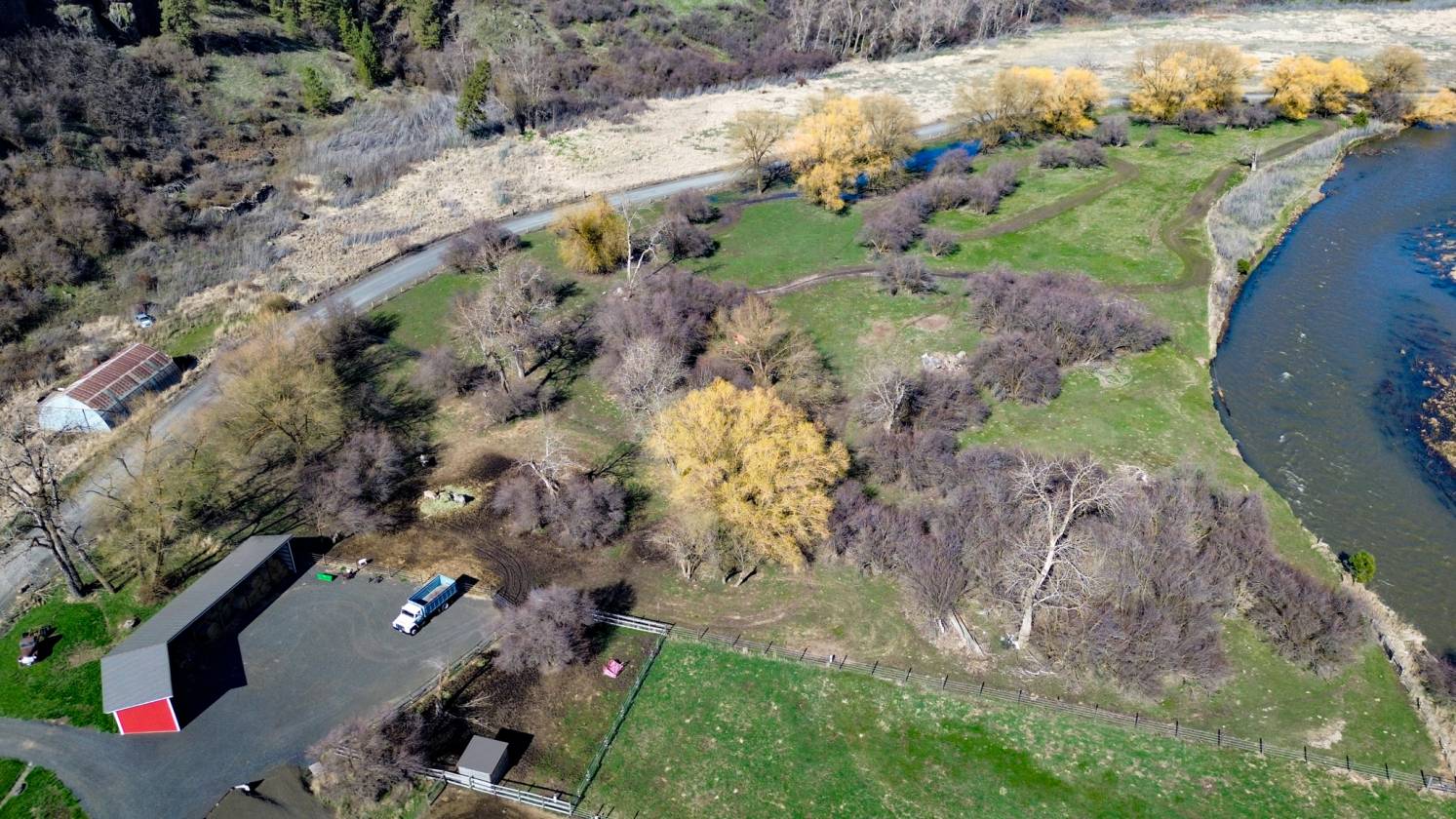 Beautiful homestead on 28 acres - photo 26