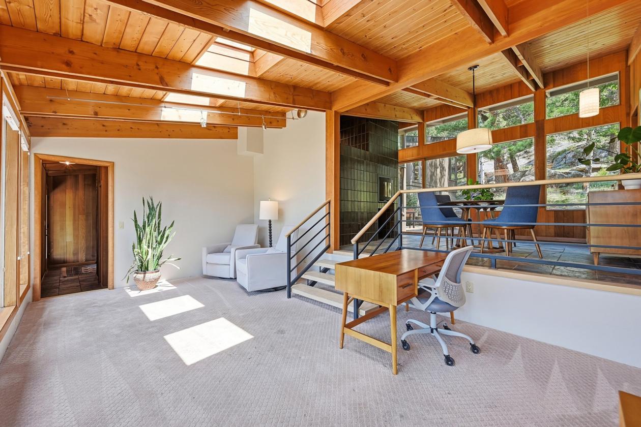 MCM Architecture & Mountain Views! - photo 16