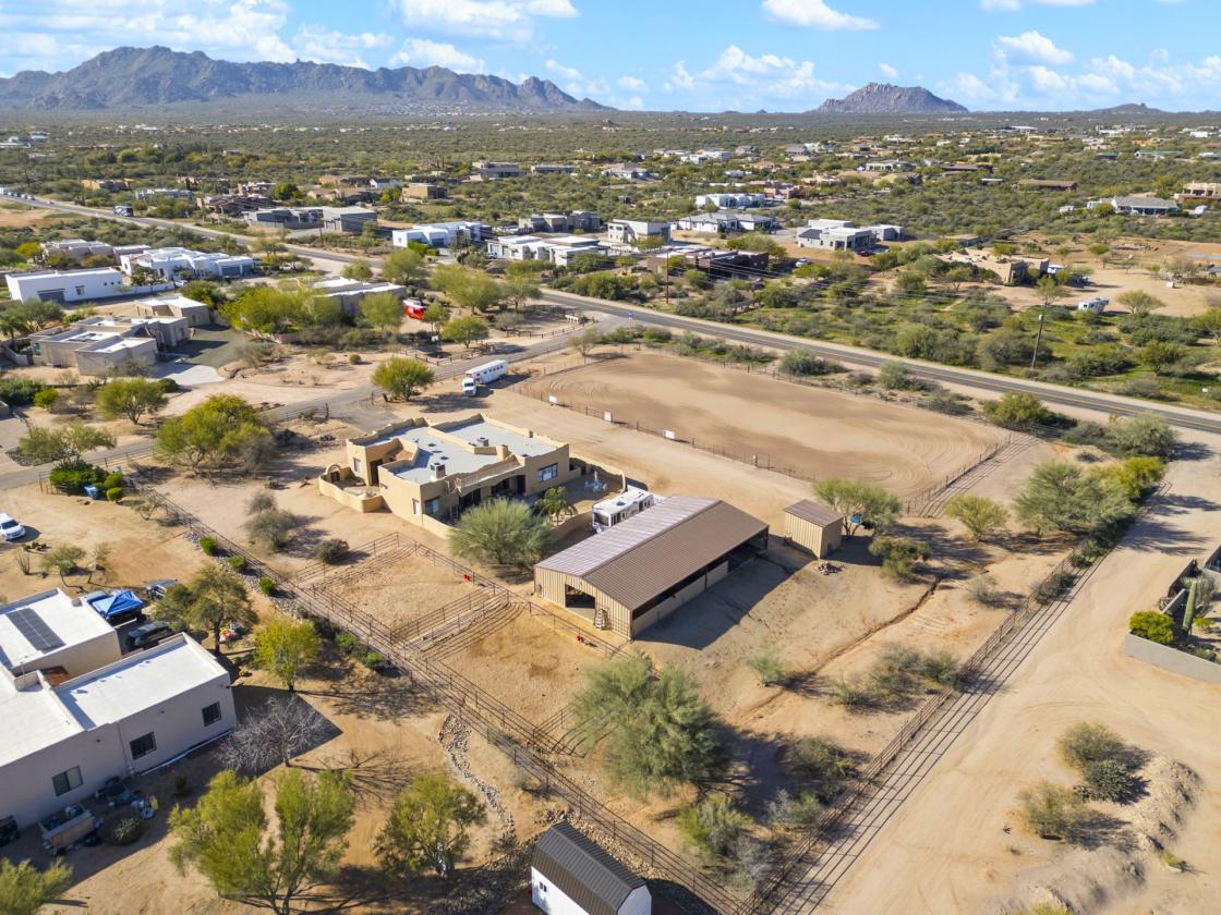 HORSE ENTHUSIAST'S RANCH - ULTIMATE WINTER RETREAT - photo 3