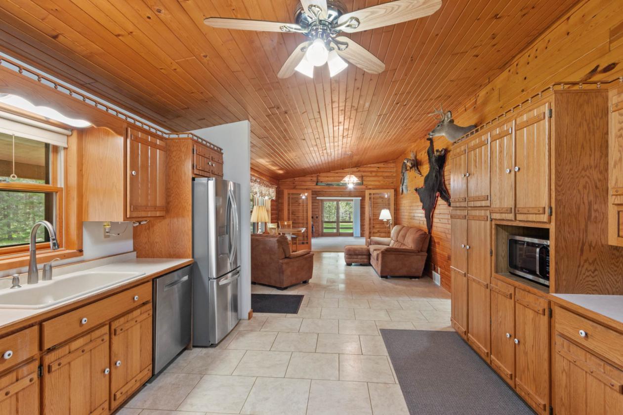 Classic log home on 23 gorgeous wooded acres! - photo 6