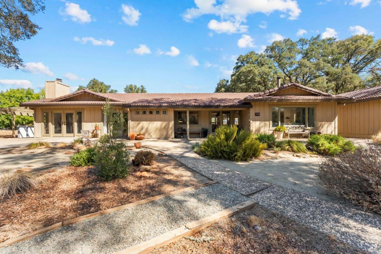 10-Acre Ranch in Equestrian Community - photo 2