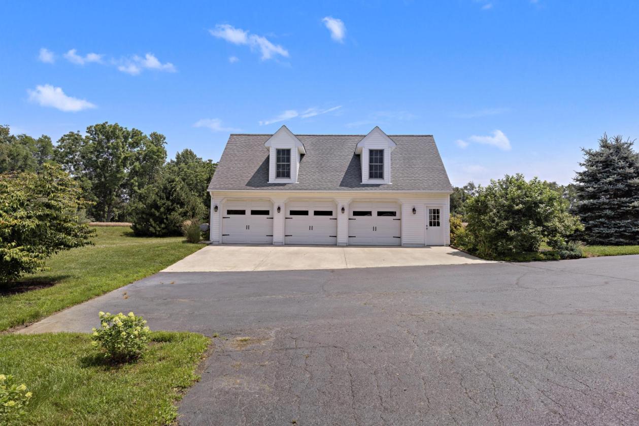Extraordinary Cream Ridge Homestead on 8+ acres - photo 8